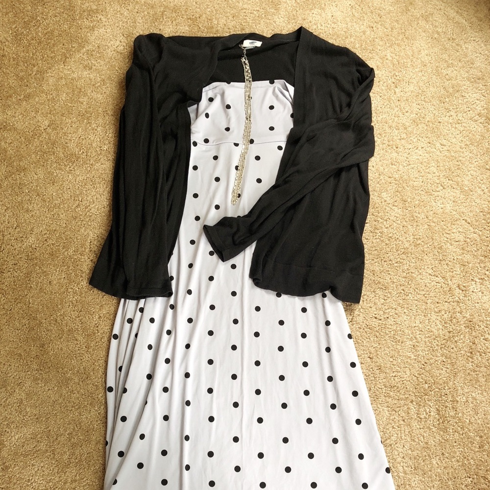 Dress/maxi skirt gray with black polka dots.